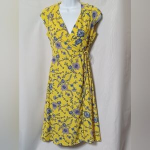 Banana Republic Women's Yellow Floral Print Wrap Dress. 00P